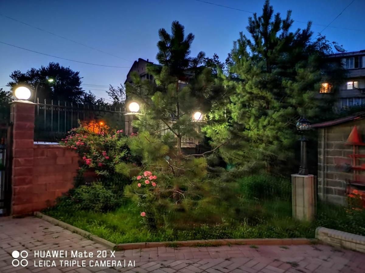 Hotel Kezdesu Алмати Екстер'єр фото